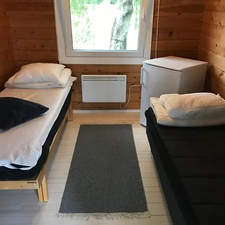 Arctic Finland אתר קמפינג פלו